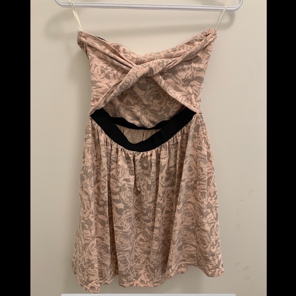 Aritzia strapless dress with cute back M - Picture 4 of 6